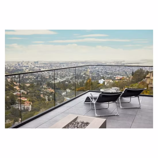 Ringhiera per balcone in vetro senza telaio Ace, balaustra in vetro temperato con profilo a U in alluminio, recinzione per patio
