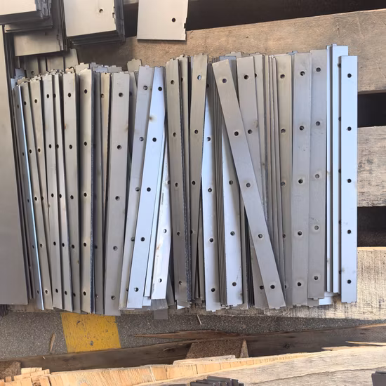 Taglio laser CNC e lavorazione CNC di metalli in acciaio inossidabile